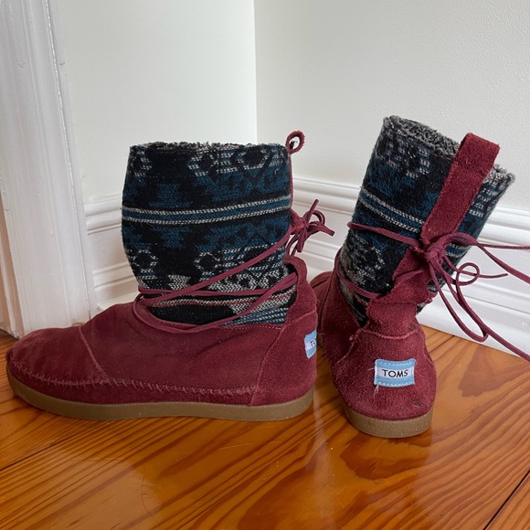 Tom’s boots size 8.5 - Picture 2 of 3